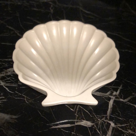 Shell jewelry/key tray - Picture 2 of 3